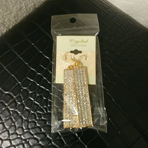 250 Pair Earrings Bundle - Picture 3 of 9